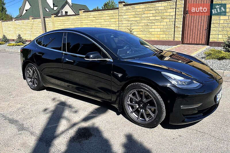 Седан Tesla Model 3 2020 в Хмельницком