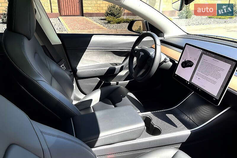 Седан Tesla Model 3 2020 в Хмельницком