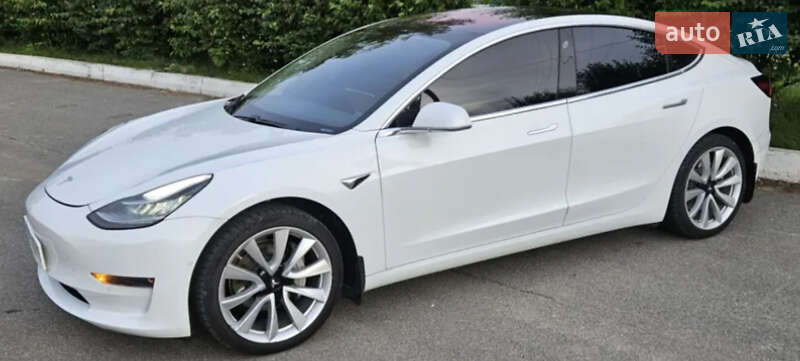 Седан Tesla Model 3 2018 в Києві