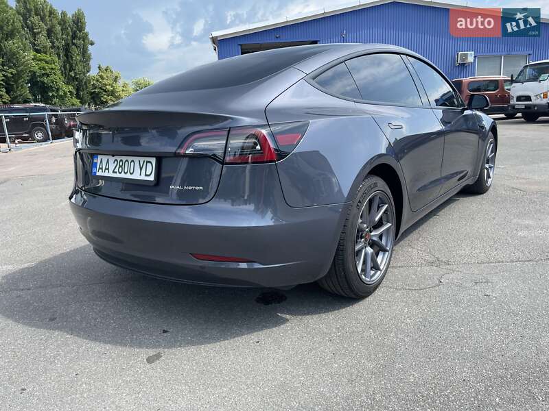 Седан Tesla Model 3 2023 в Киеве
