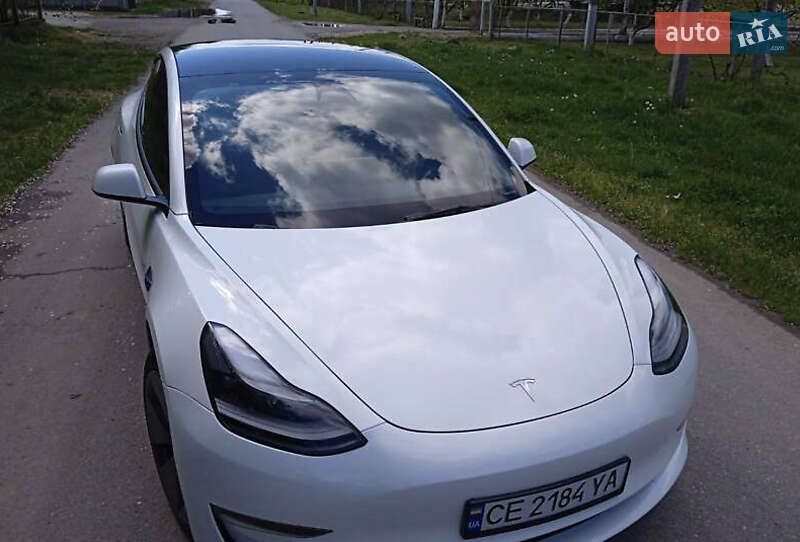 Седан Tesla Model 3 2022 в Львове