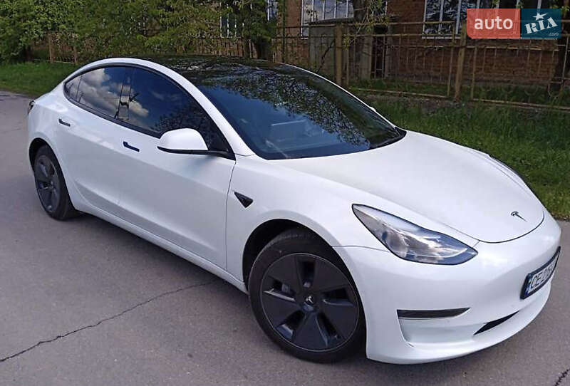 Седан Tesla Model 3 2022 в Львове