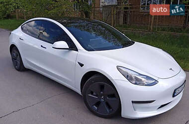 Седан Tesla Model 3 2022 в 