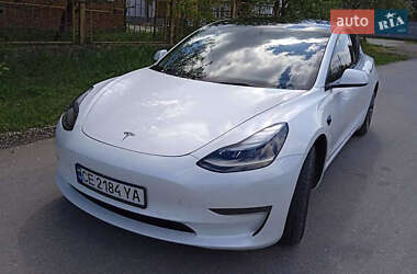 Седан Tesla Model 3 2022 в 