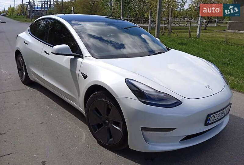 Седан Tesla Model 3 2022 в Львове