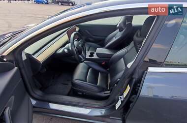 Седан Tesla Model 3 2019 в 