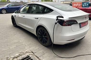 Седан Tesla Model 3 2021 в 