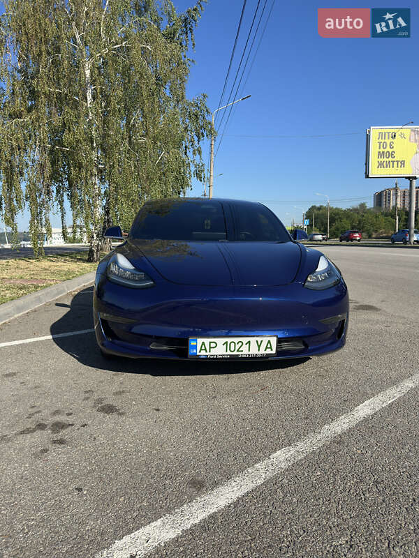 Седан Tesla Model 3 2018 в Запоріжжі