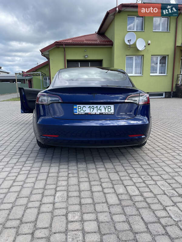 Седан Tesla Model 3 2018 в Львові