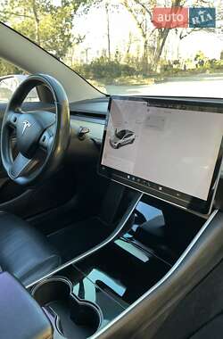 Седан Tesla Model 3 2018 в 