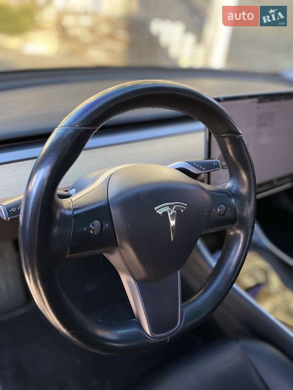 Седан Tesla Model 3 2018 в Харкові