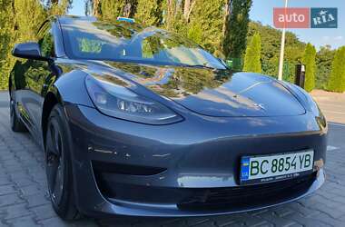 Седан Tesla Model 3 2022 в 