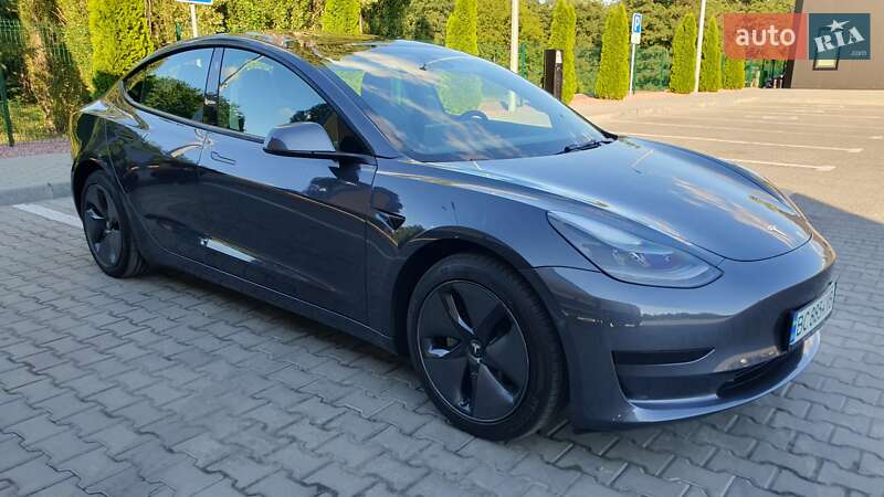 Tesla Model 3 2022