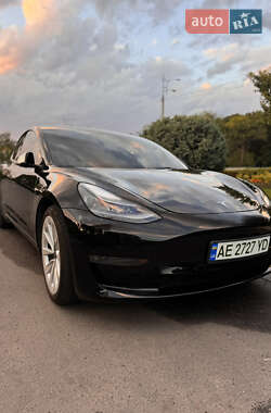 Седан Tesla Model 3 2022 в 