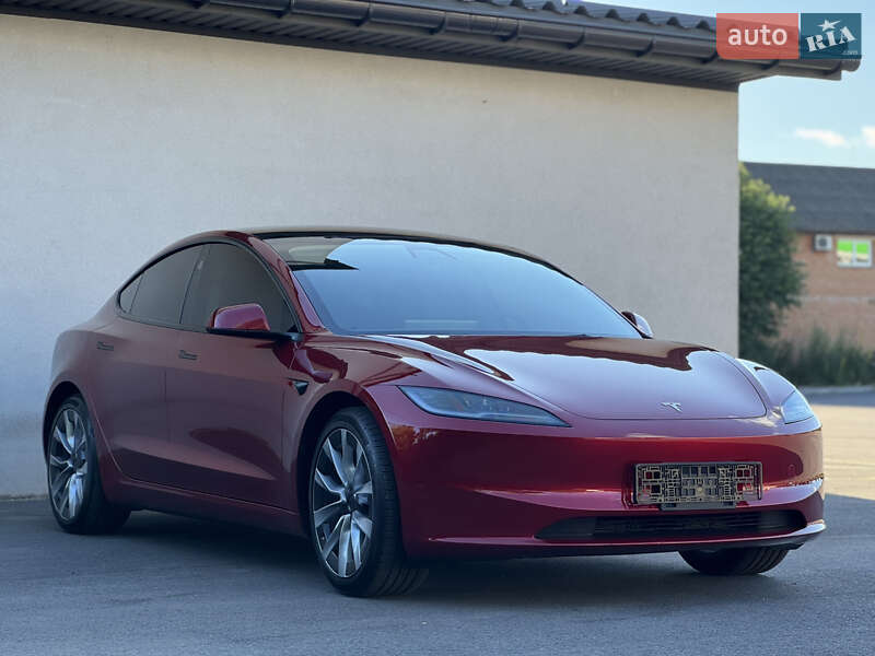 Седан Tesla Model 3 2024 в Виннице