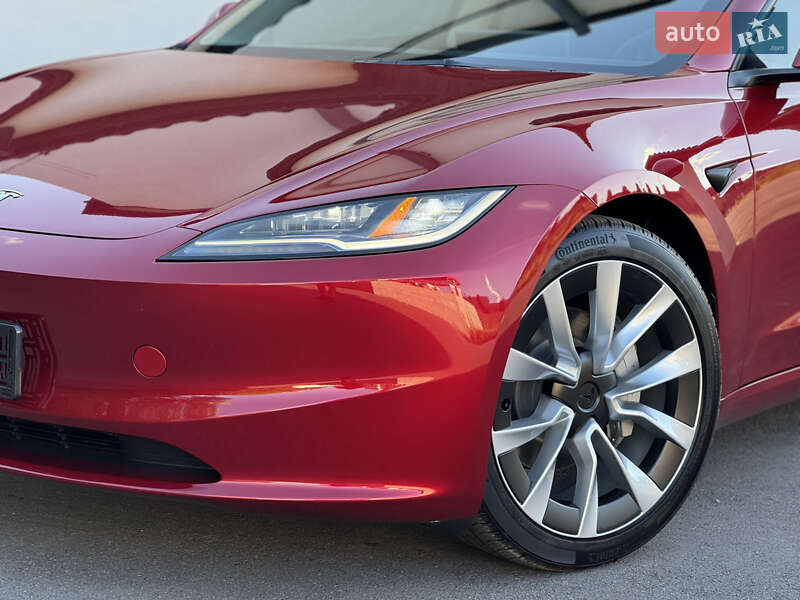 Седан Tesla Model 3 2024 в Виннице