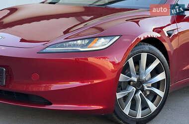 Седан Tesla Model 3 2024 в 