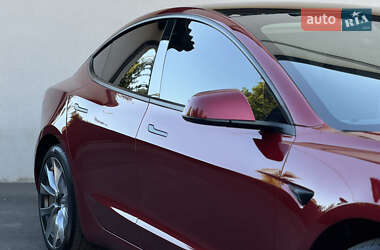 Седан Tesla Model 3 2024 в 
