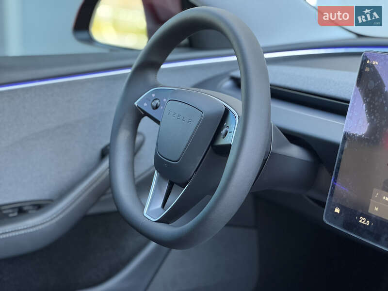 Седан Tesla Model 3 2024 в Виннице