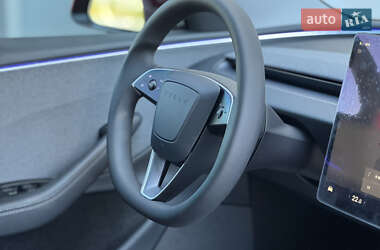 Седан Tesla Model 3 2024 в 
