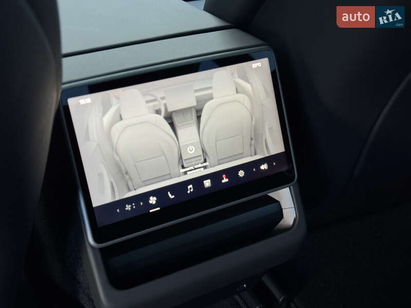 Седан Tesla Model 3 2024 в Виннице