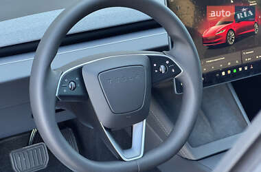 Седан Tesla Model 3 2024 в 