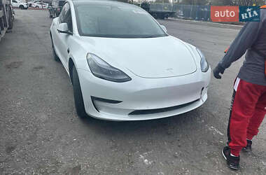 Седан Tesla Model 3 2022 в Львове