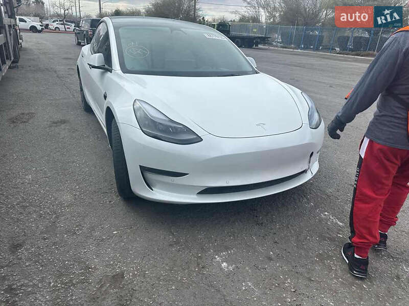 Tesla Model 3 2022