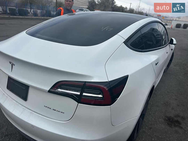 Седан Tesla Model 3 2022 в Львові