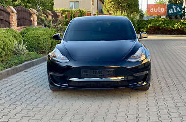 Седан Tesla Model 3 2019 в 