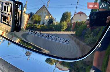 Седан Tesla Model 3 2019 в 