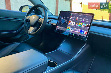 Седан Tesla Model 3 2019 в 