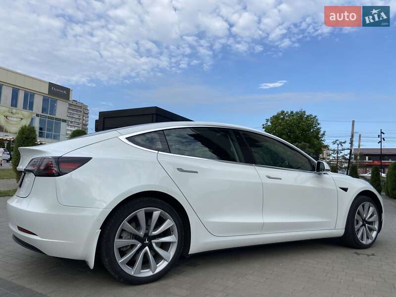 Седан Tesla Model 3 2018 в Хмельницком