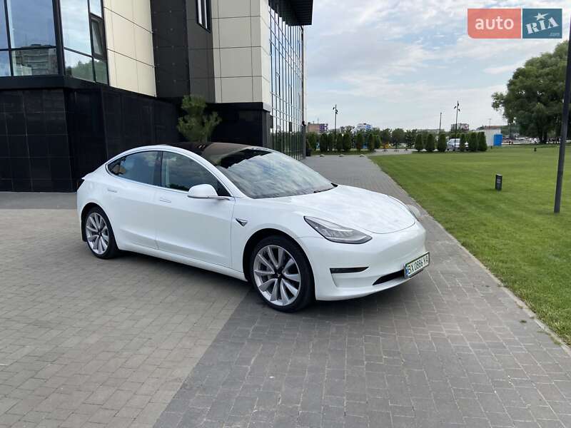 Седан Tesla Model 3 2018 в Хмельницком