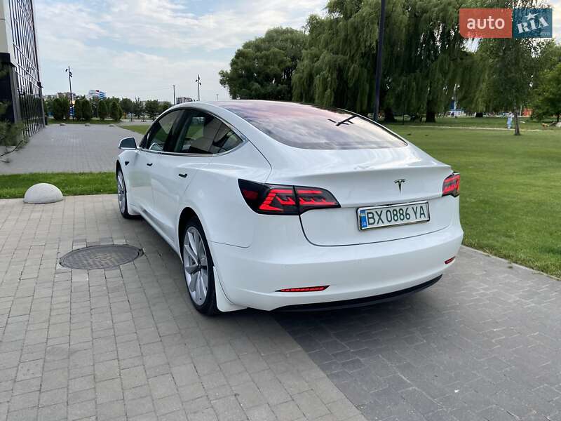 Седан Tesla Model 3 2018 в Хмельницком