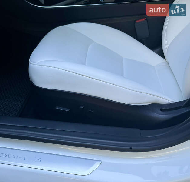 Седан Tesla Model 3 2019 в Белой Церкви