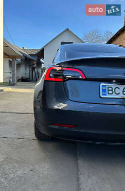 Седан Tesla Model 3 2019 в 