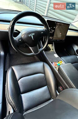 Седан Tesla Model 3 2019 в 