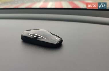 Седан Tesla Model 3 2018 в 