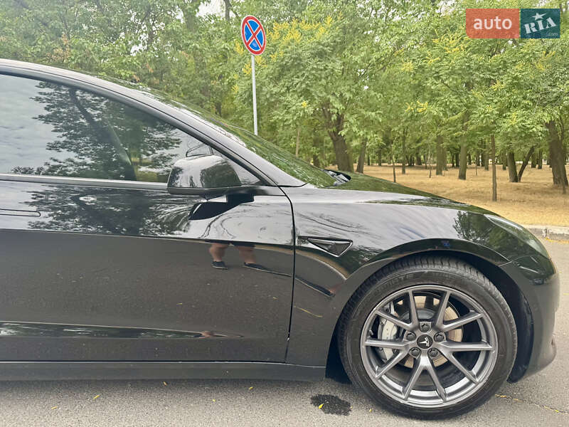 Седан Tesla Model 3 2021 в Одесі