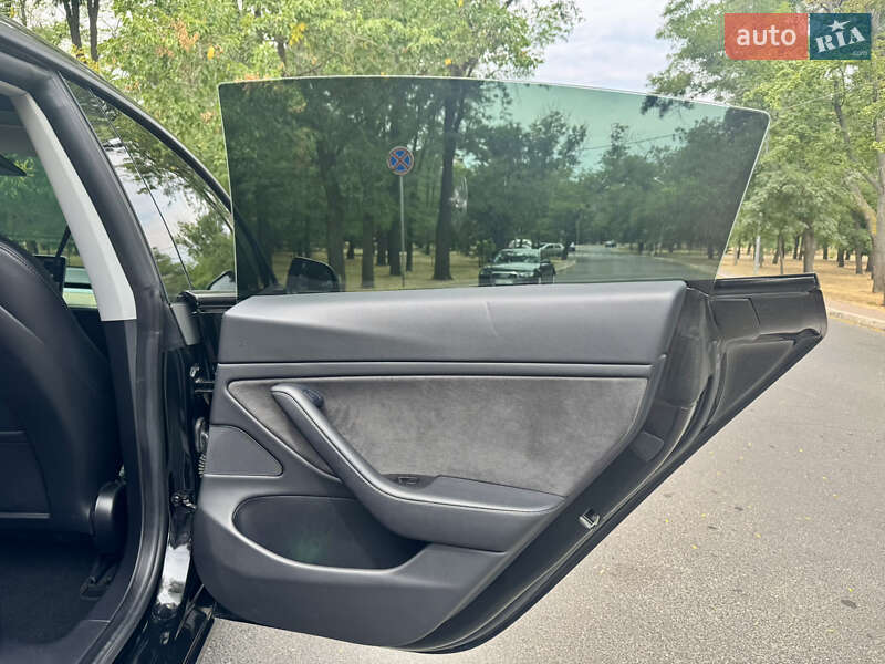 Седан Tesla Model 3 2021 в Одесі