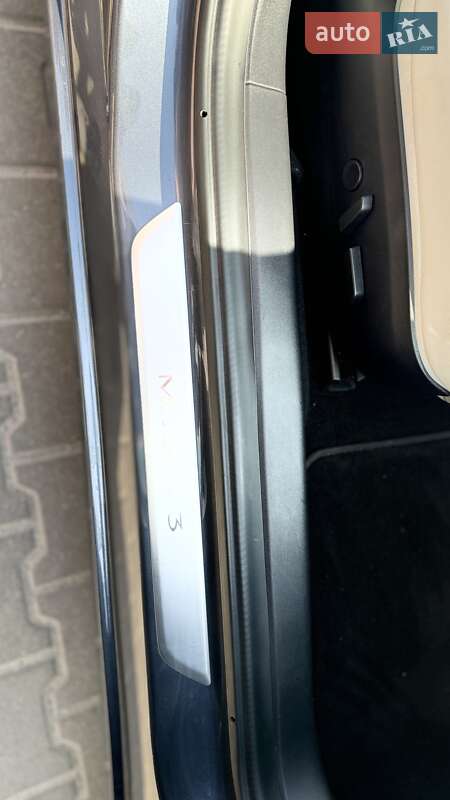 Седан Tesla Model 3 2020 в Рівному