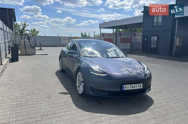 Седан Tesla Model 3 2020 в 