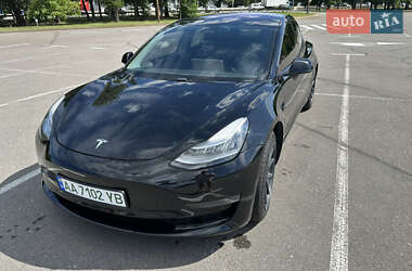 Седан Tesla Model 3 2018 в Києві