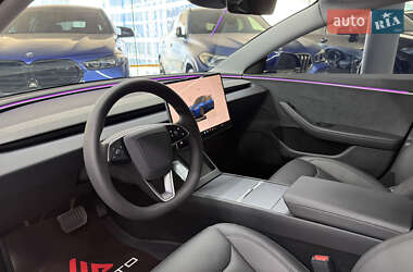 Седан Tesla Model 3 2024 в 