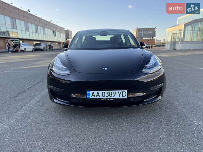Седан Tesla Model 3 2019 в Києві