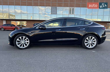 Седан Tesla Model 3 2019 в 