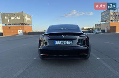 Седан Tesla Model 3 2019 в 