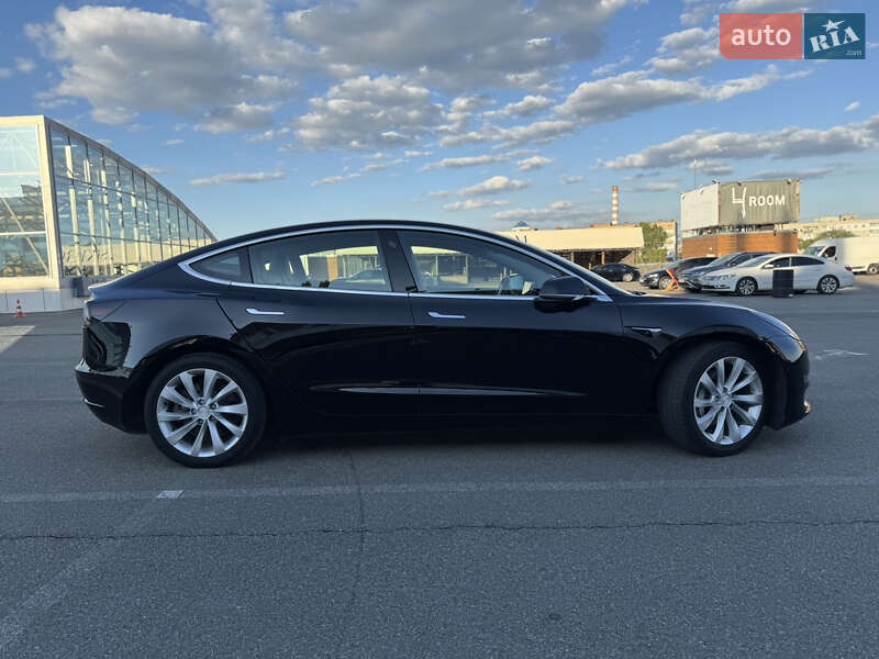 Седан Tesla Model 3 2019 в Києві