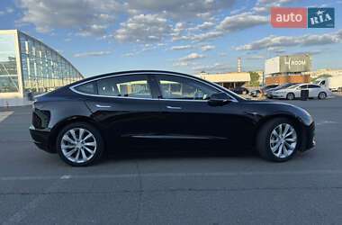 Седан Tesla Model 3 2019 в 